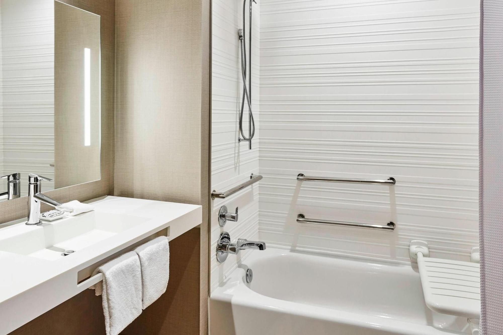 Ac Hotel By Marriott Cincinnati At The Banks Εξωτερικό φωτογραφία